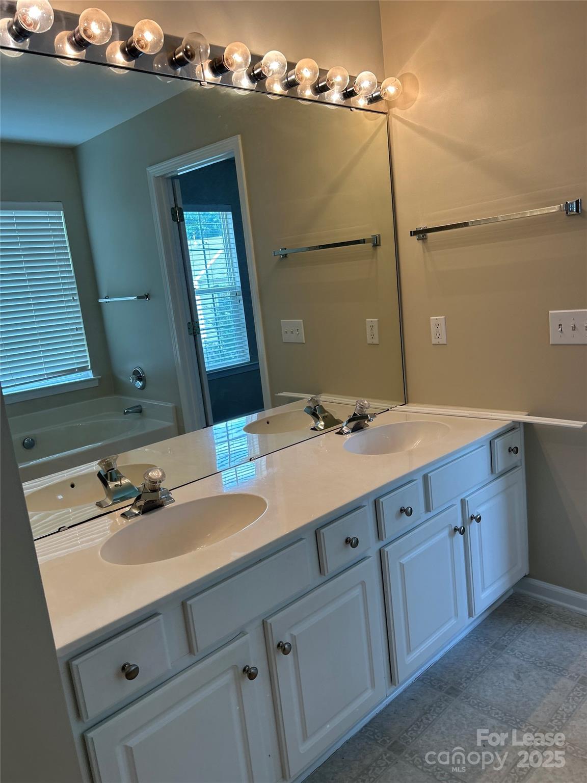 Reavencrest - Residential Lease