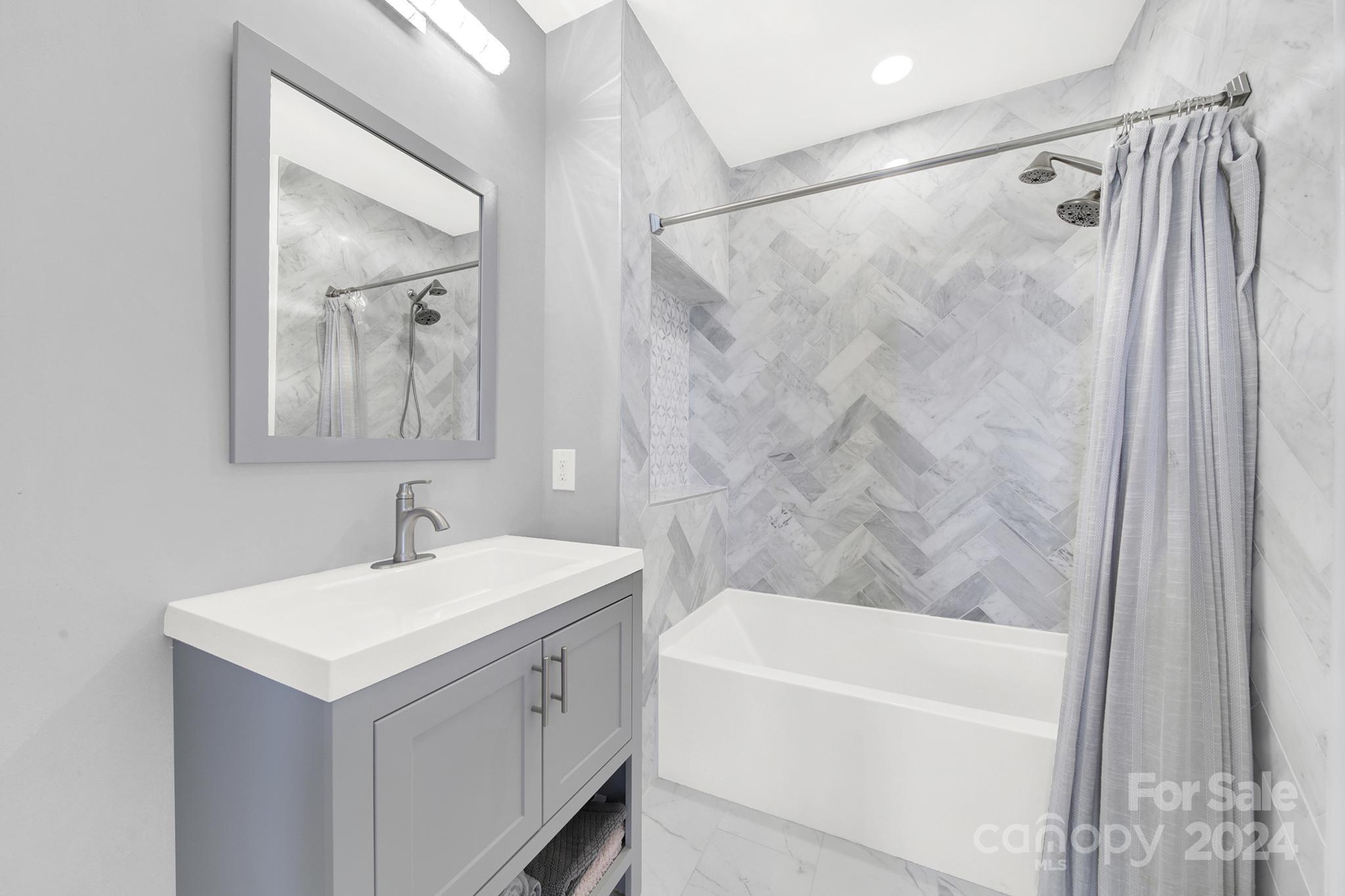 Avenue Condominiums - Residential