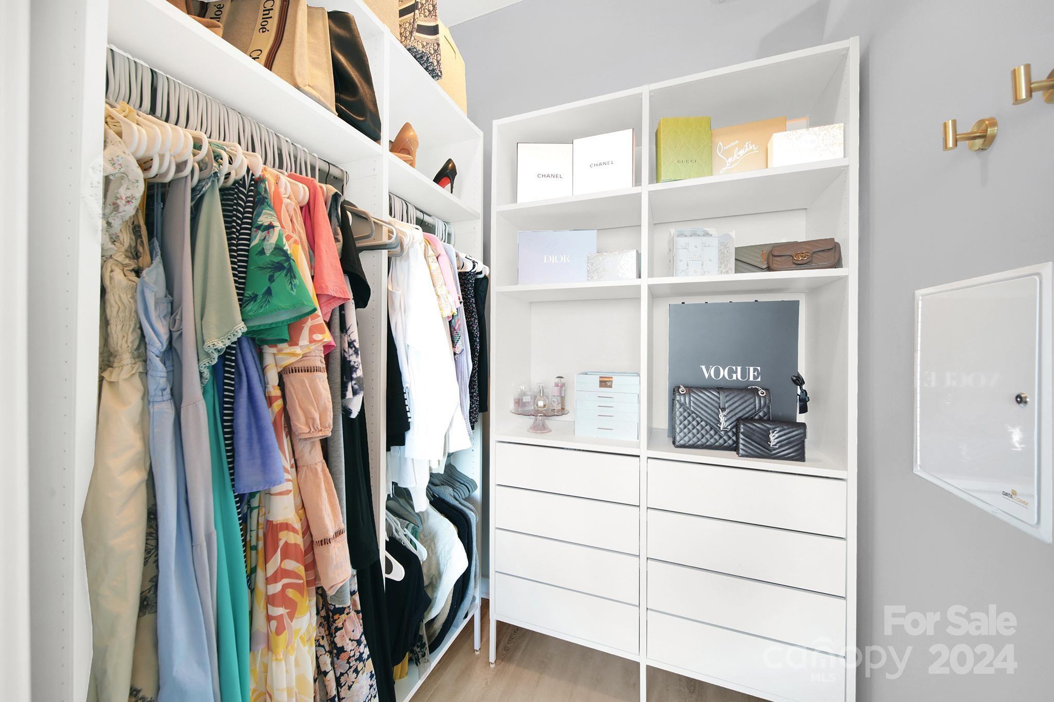 Avenue Condominiums - Residential