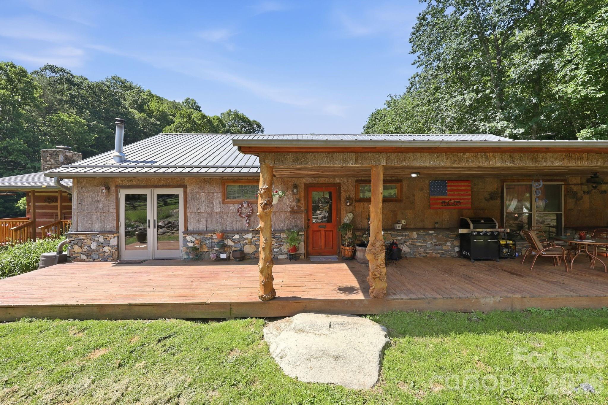 1005 Smith Creek Road