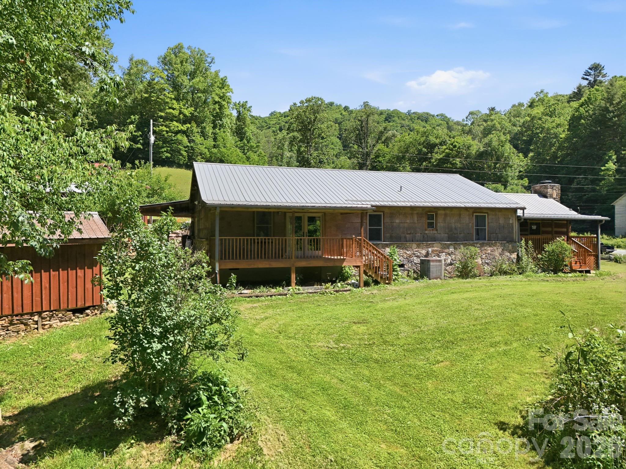1005 Smith Creek Road