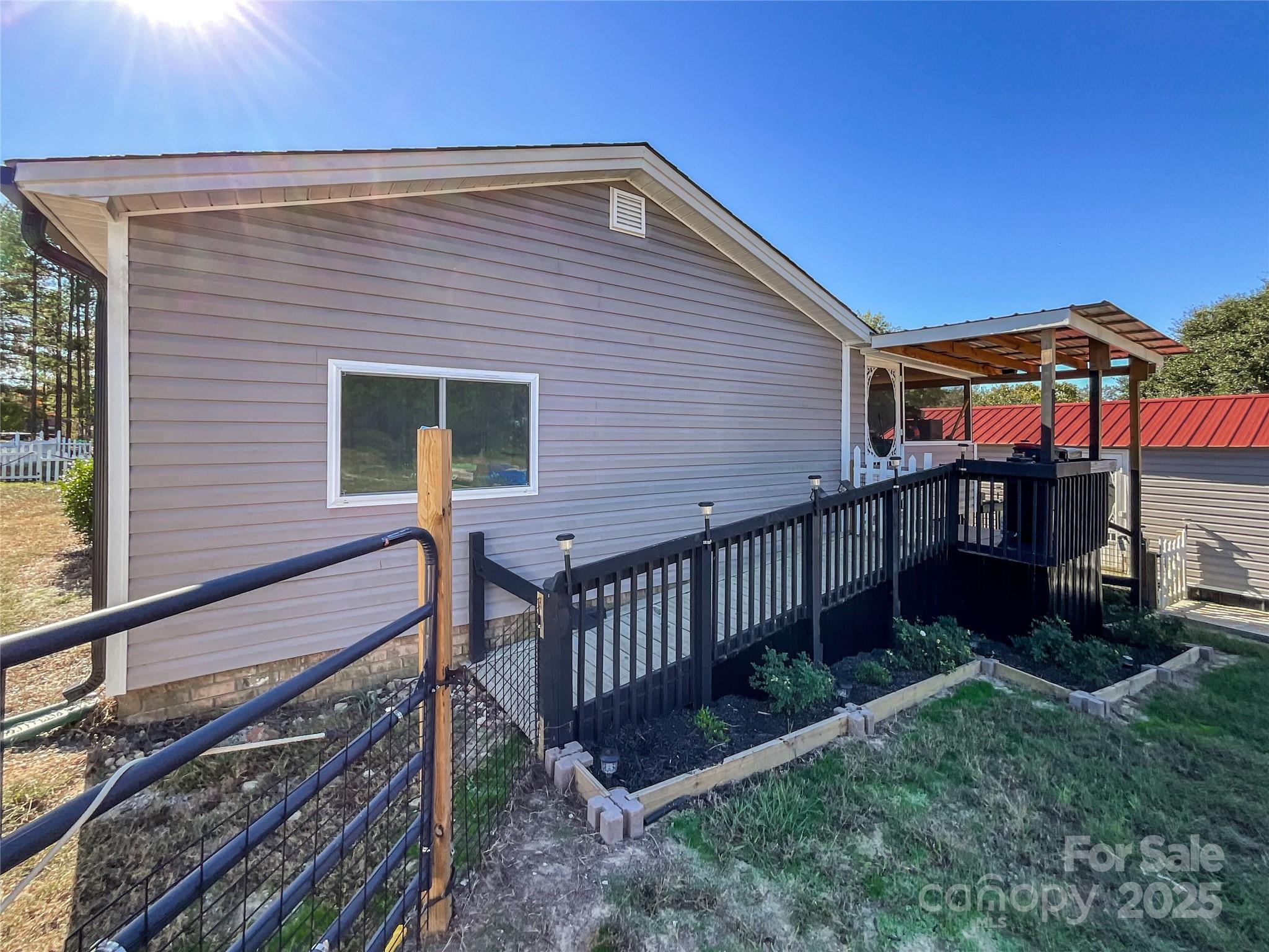 2772 HWY 109 Highway S