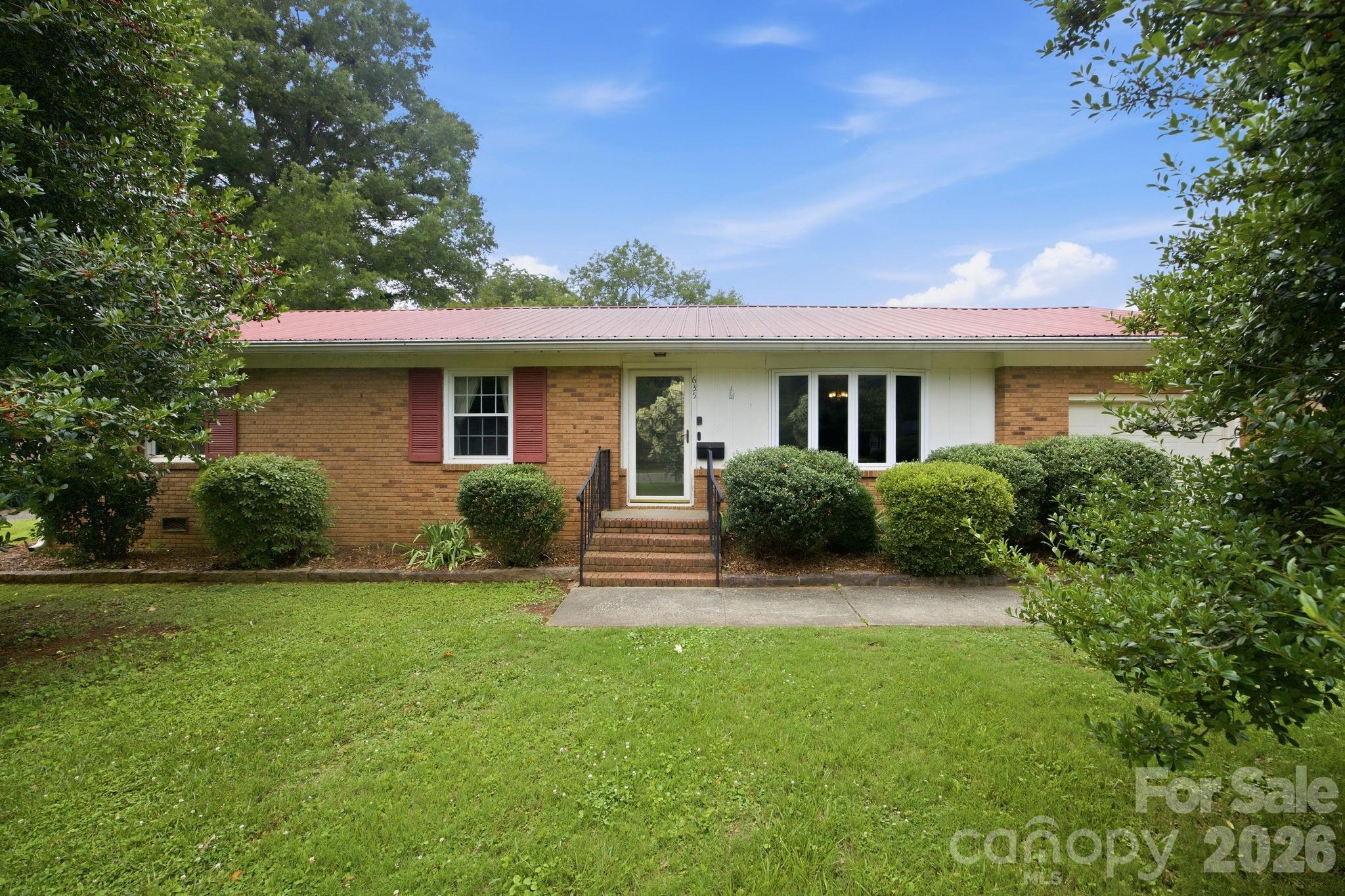 Photo 1 of 48 — 635 Fieldstone Road, Mooresville, NC 28115