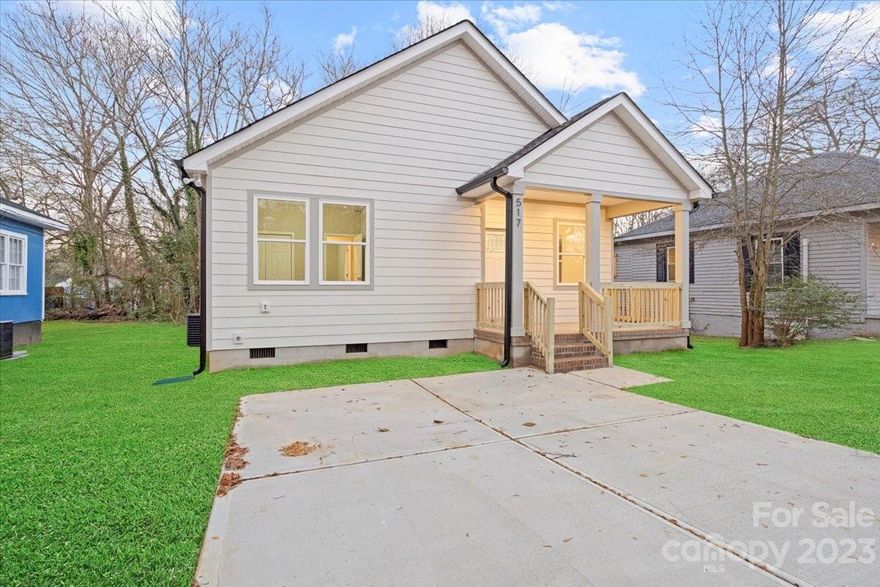 This home is everything you have been waiting for! 
New construction home in Shelby NC, Open concept floorplan with granite countertops and beautiful vaulted ceilings. This home is equipped with high end finishes. Conveniently located near downtown Shelby. 
Come see before it is gone.