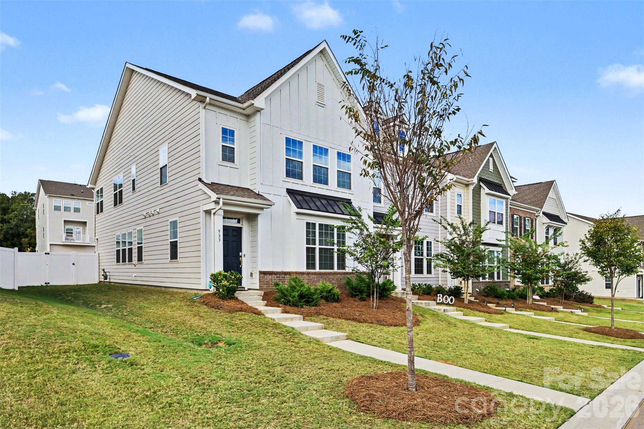 933 Cobbled Way