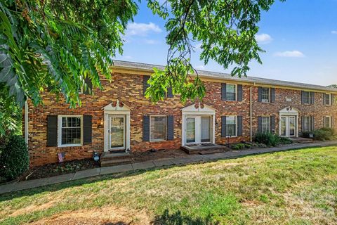 Photo of 4329 Hathaway Street #B, Charlotte, NC 28211 (MLS # 4383615)