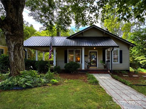 Photo of 509 W 8th Street, Newton, NC 28658 (MLS # 4283937)