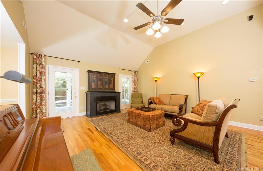 Henrys Orchard - Residential