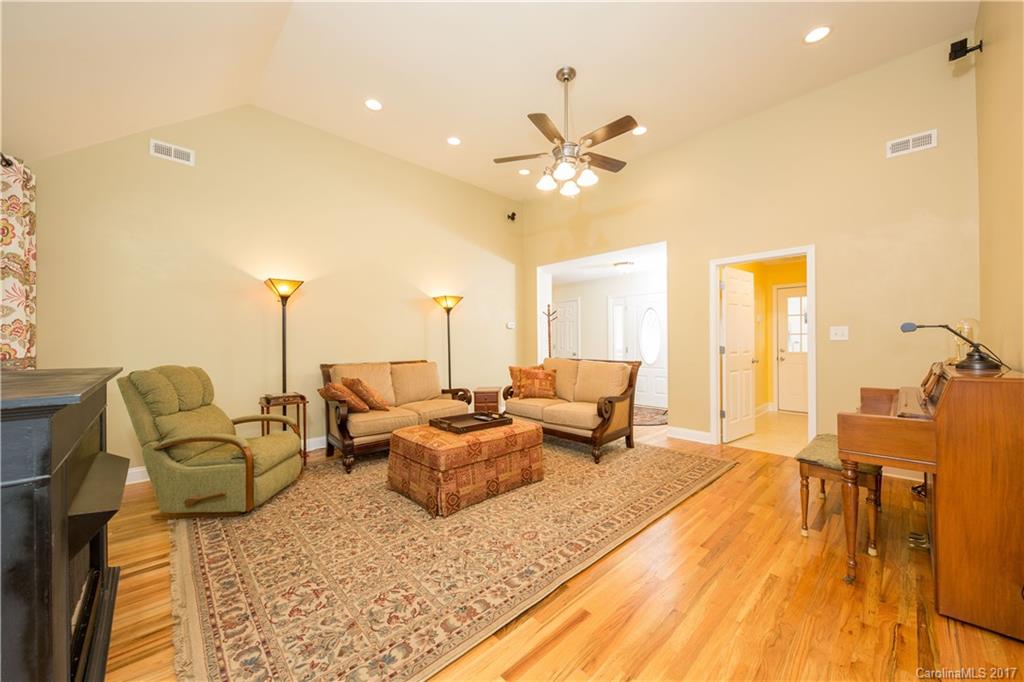 Henrys Orchard - Residential