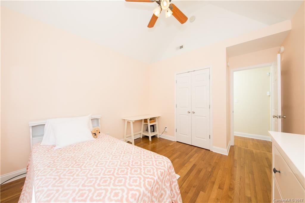 Henrys Orchard - Residential