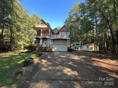 Photo of 405 Isle Of Pines Road, Mooresville, NC 28117 (MLS # 4300707)