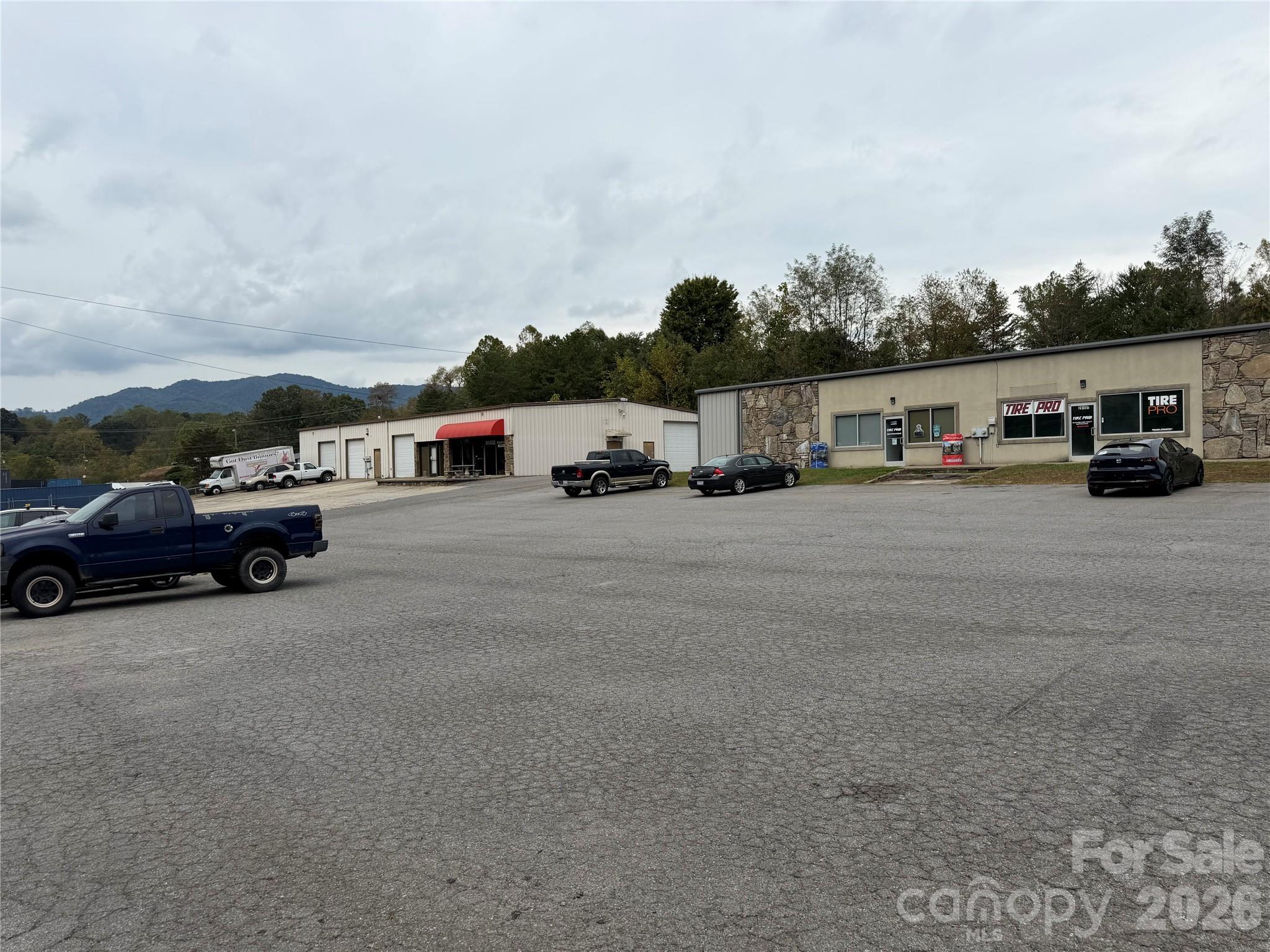 2017 Smokey Park Highway