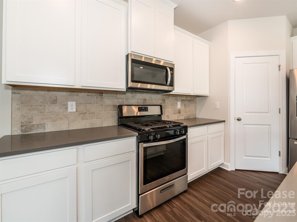 Larkhaven Hills - Residential Lease