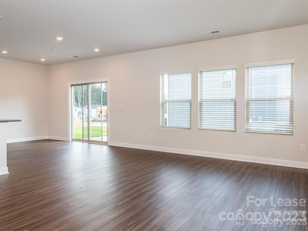 Larkhaven Hills - Residential Lease