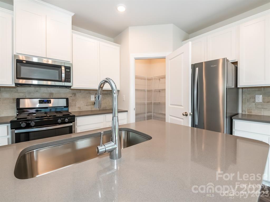 Larkhaven Hills - Residential Lease