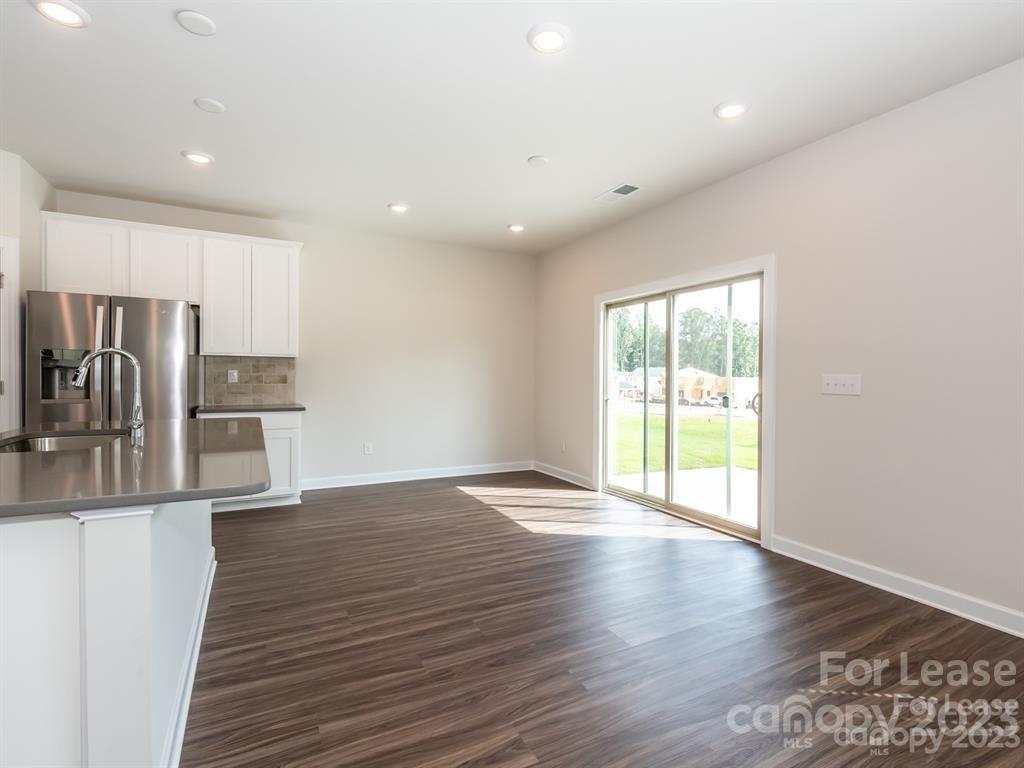 Larkhaven Hills - Residential Lease