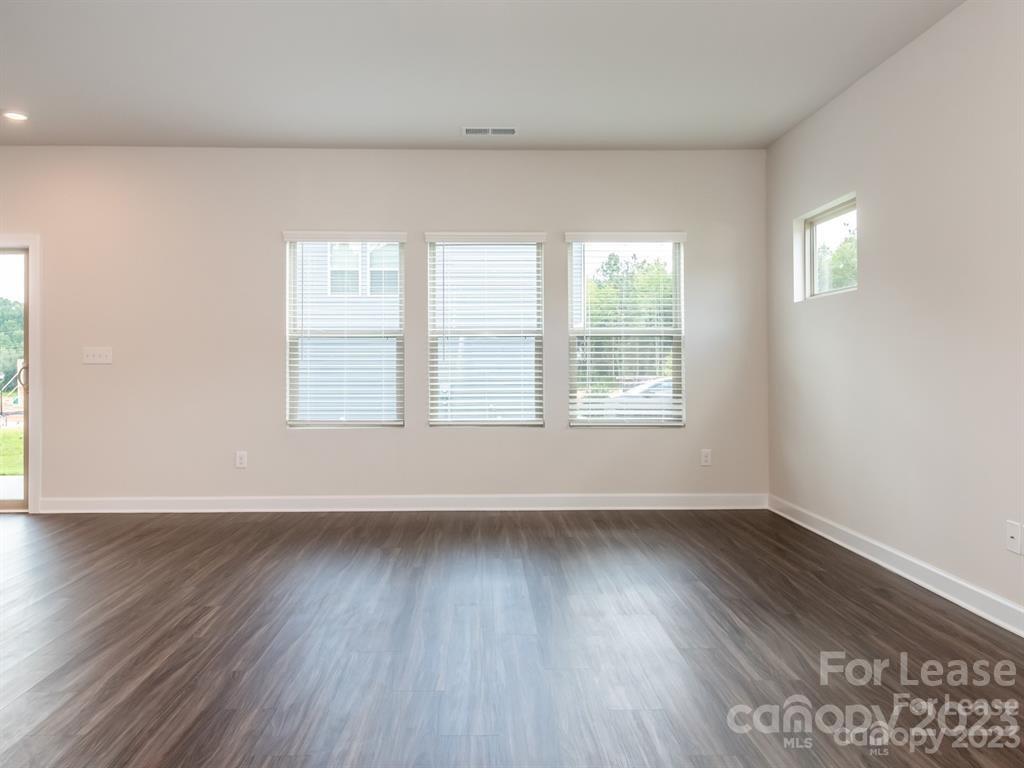 Larkhaven Hills - Residential Lease