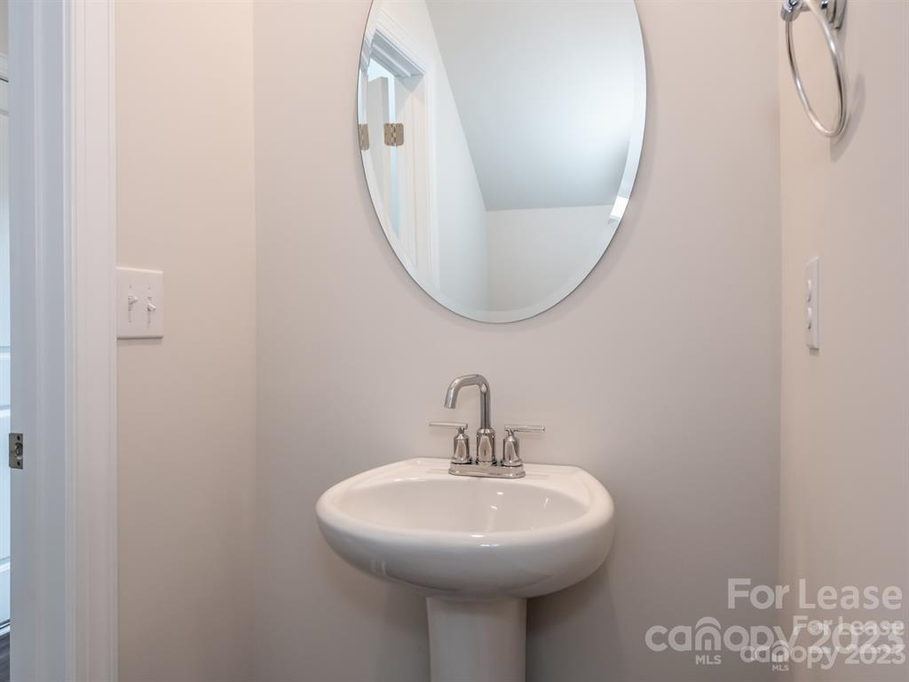 Larkhaven Hills - Residential Lease