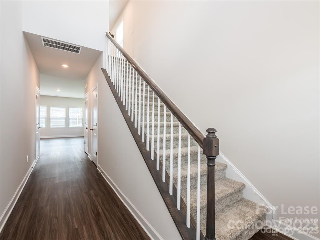 Larkhaven Hills - Residential Lease