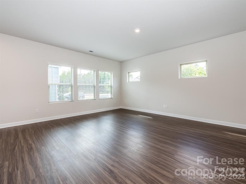 Larkhaven Hills - Residential Lease