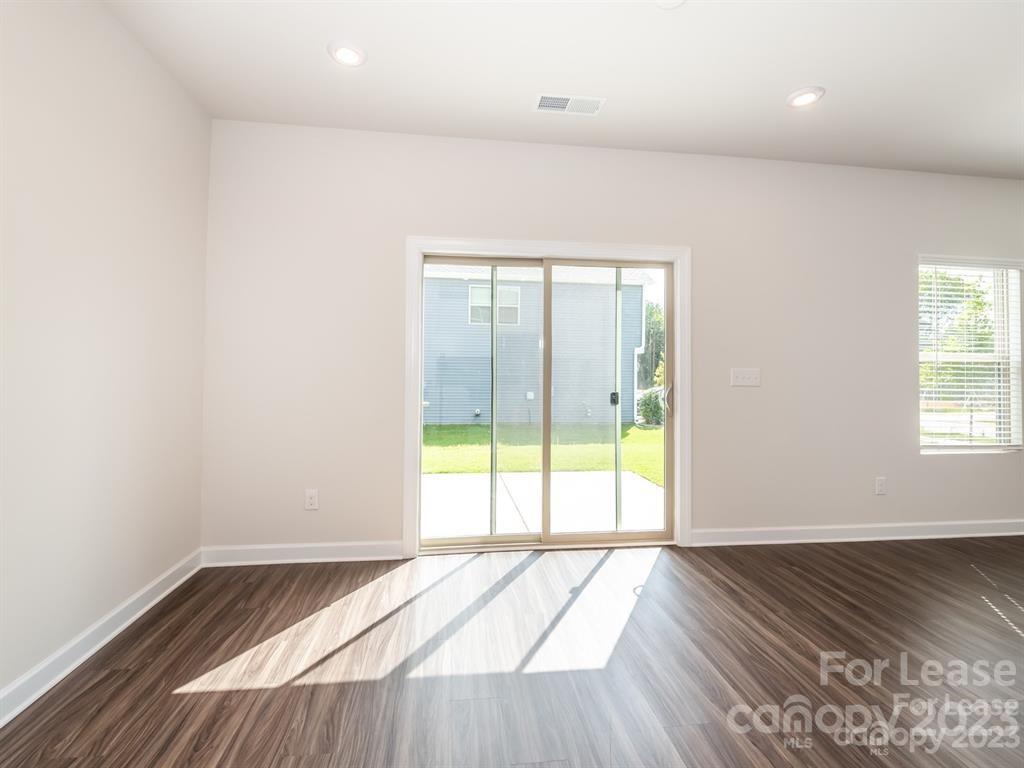 Larkhaven Hills - Residential Lease