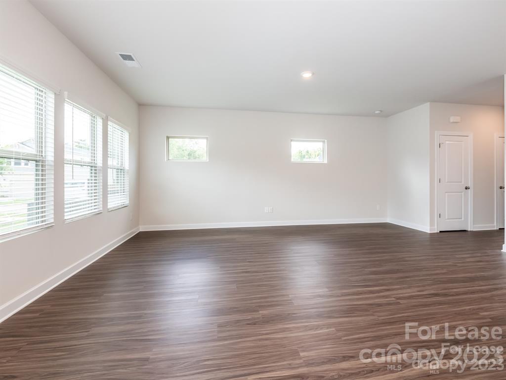 Larkhaven Hills - Residential Lease