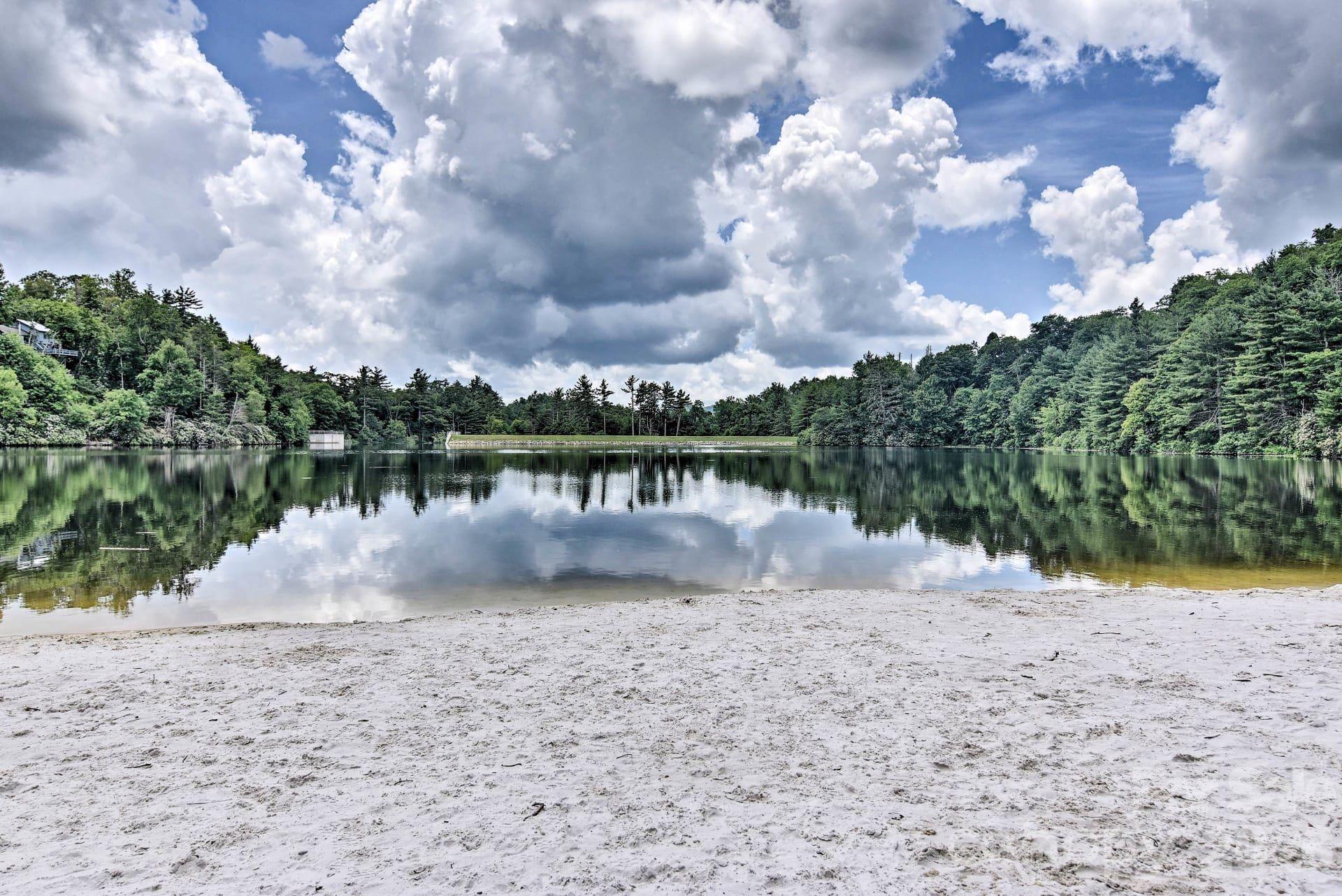 Linville Land Harbor - Residential