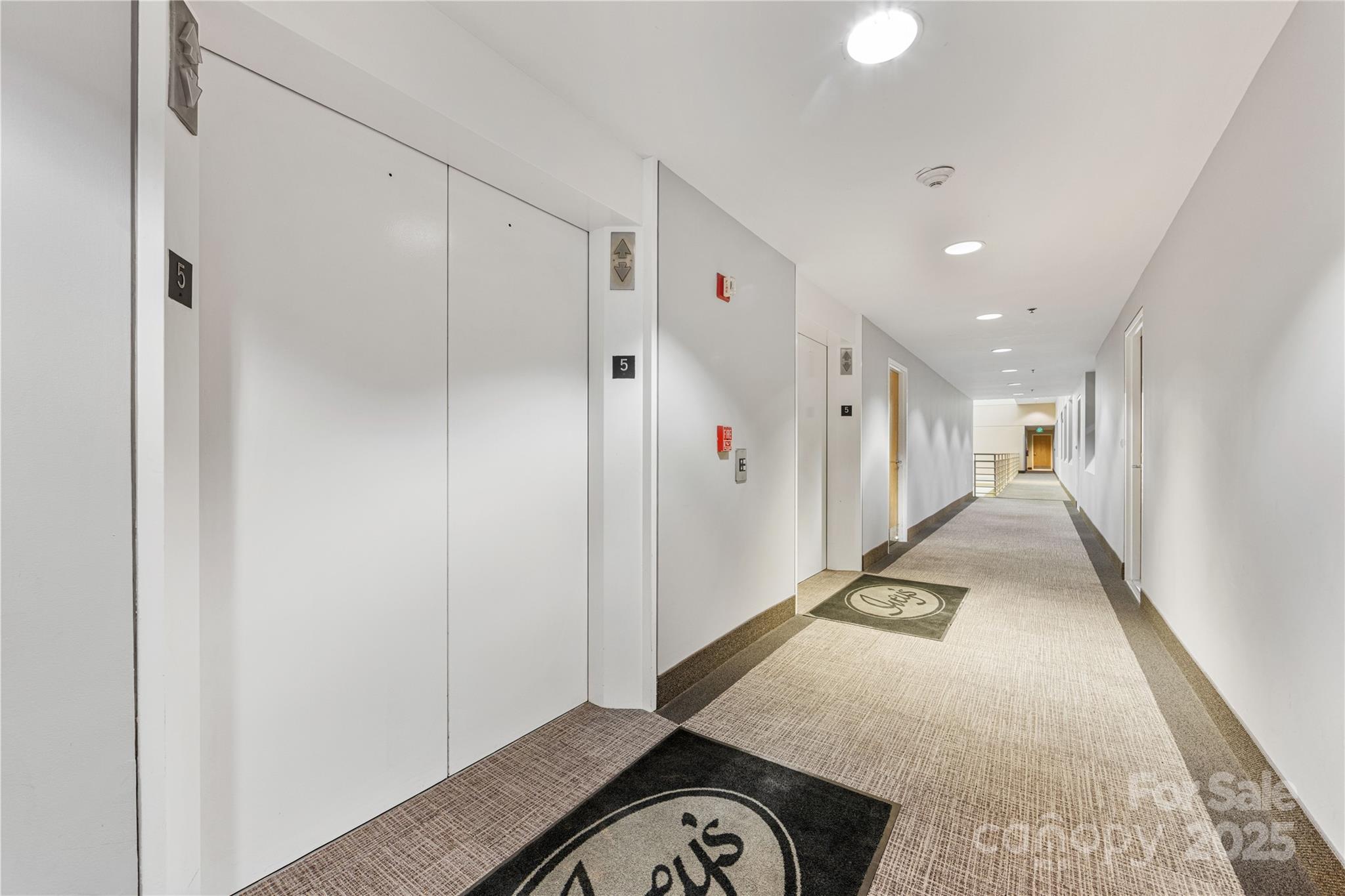 127 N Tryon Street 511