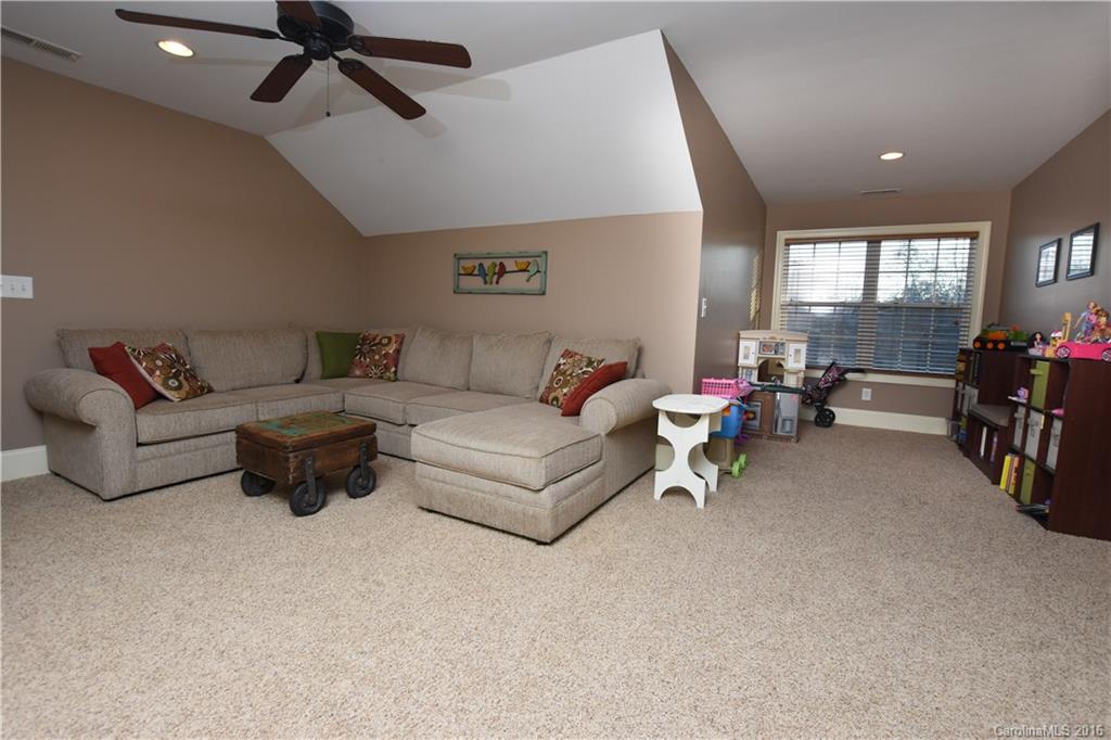 Eagle Glen - Residential