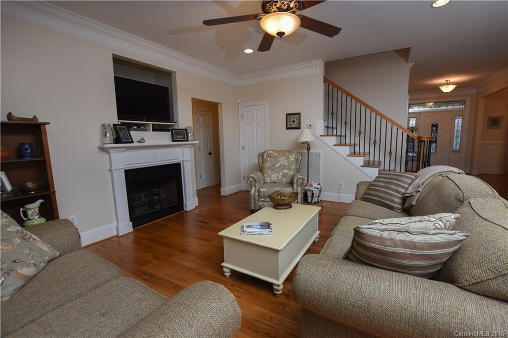 Eagle Glen - Residential