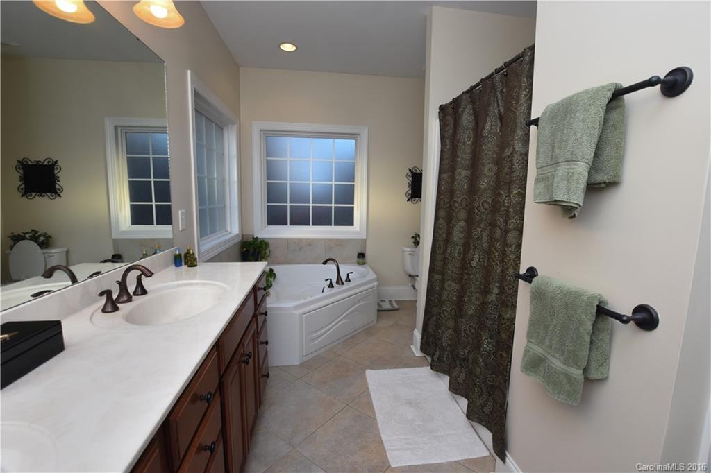 Eagle Glen - Residential