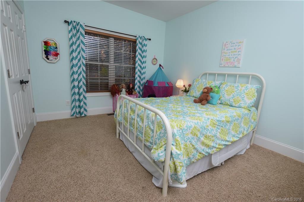 Eagle Glen - Residential