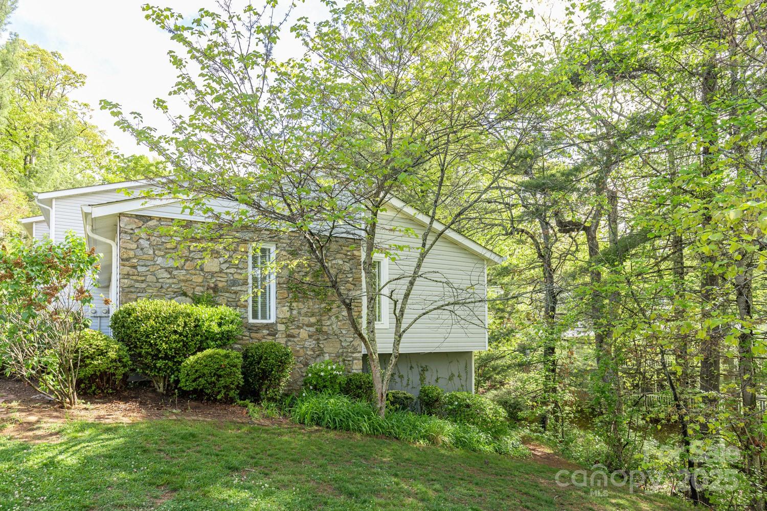 44 Hollybrook Drive