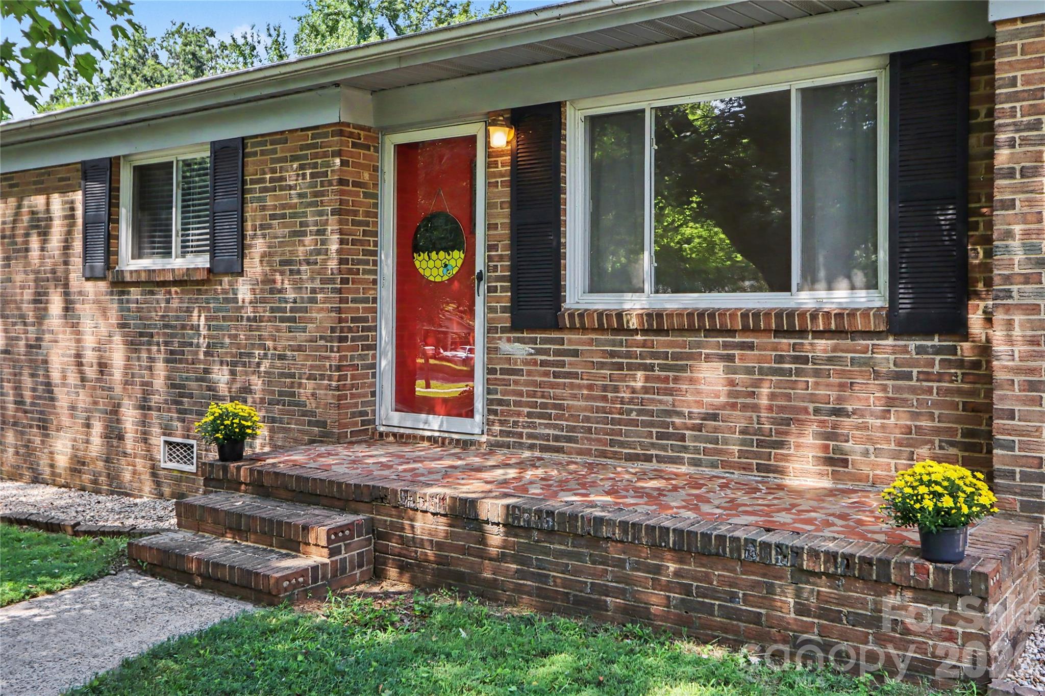 9909 Sunway Drive