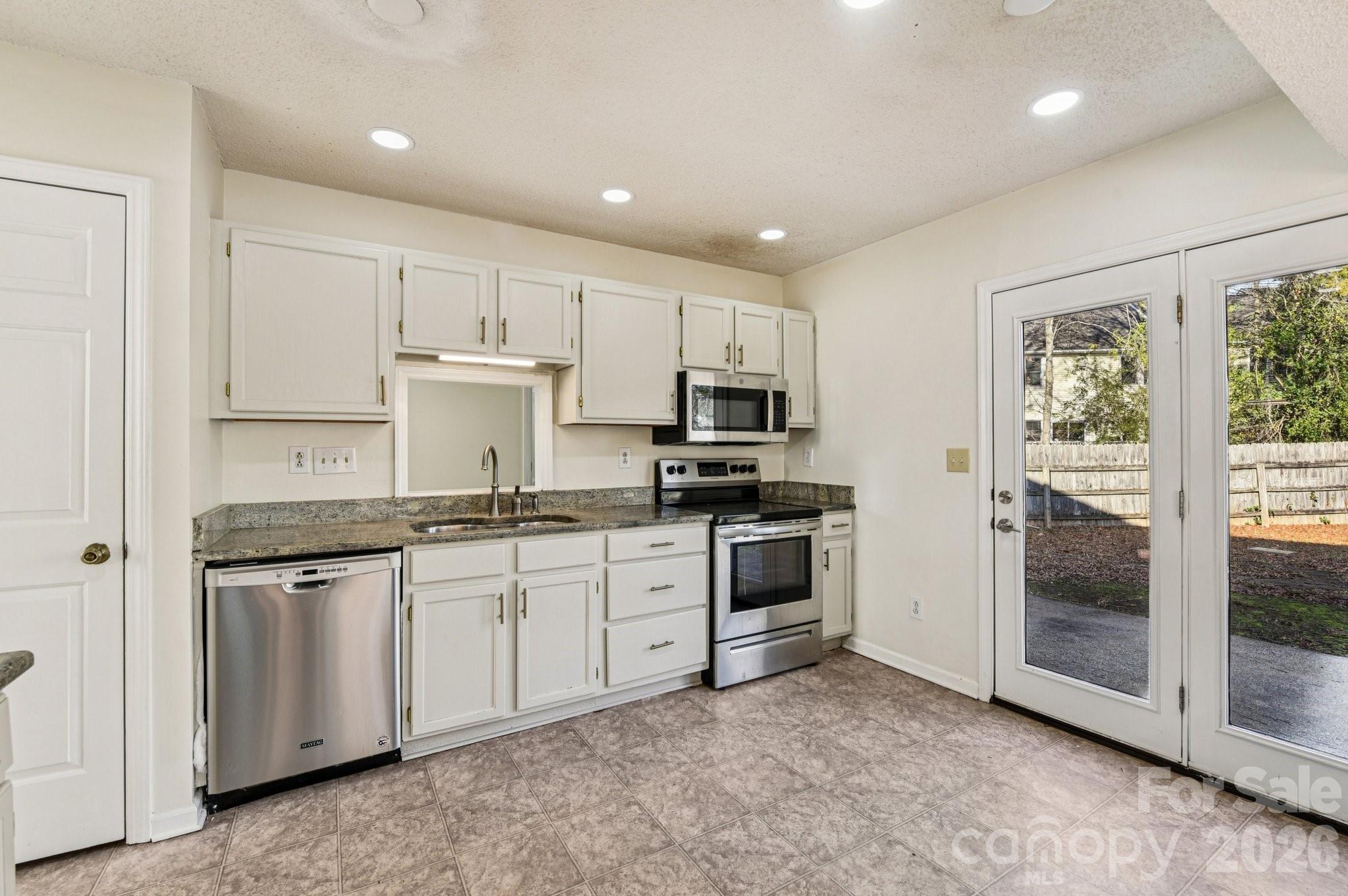 Olde Whitehall - Residential