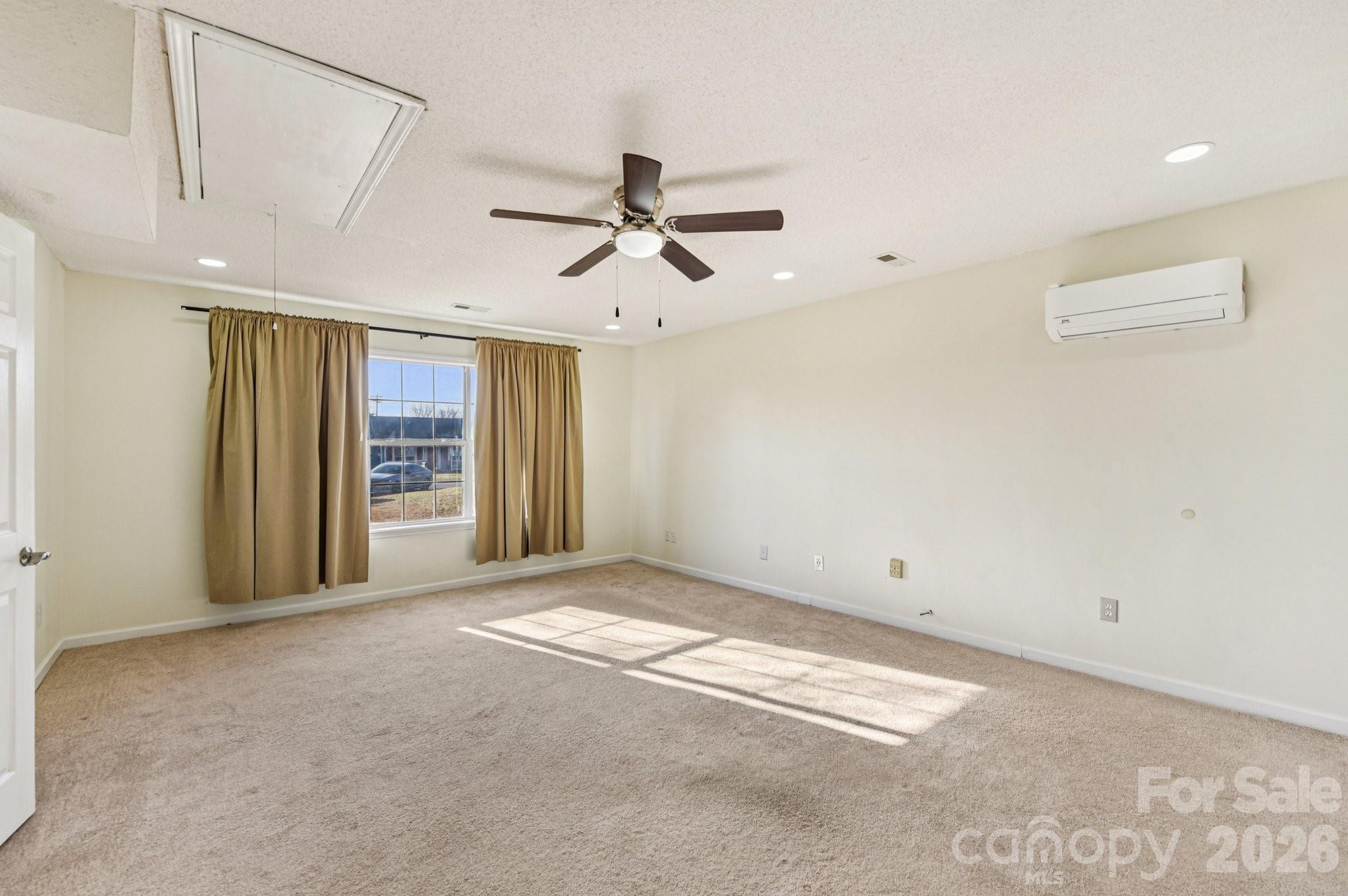 Olde Whitehall - Residential