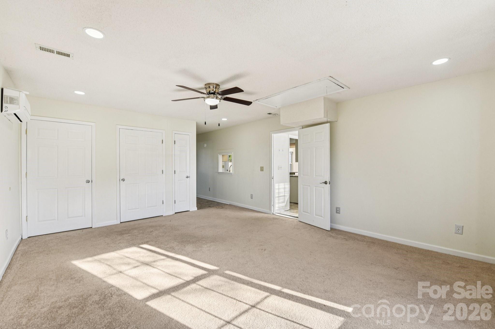 Olde Whitehall - Residential