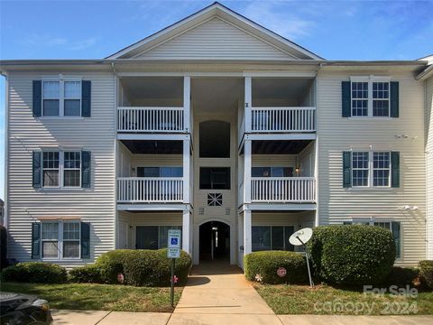 4432 Eaves Lane Charlotte NC 28215