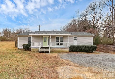 Photo of 1406 Pleasant Plains Road, Matthews, NC 28105 (MLS # 4336478)