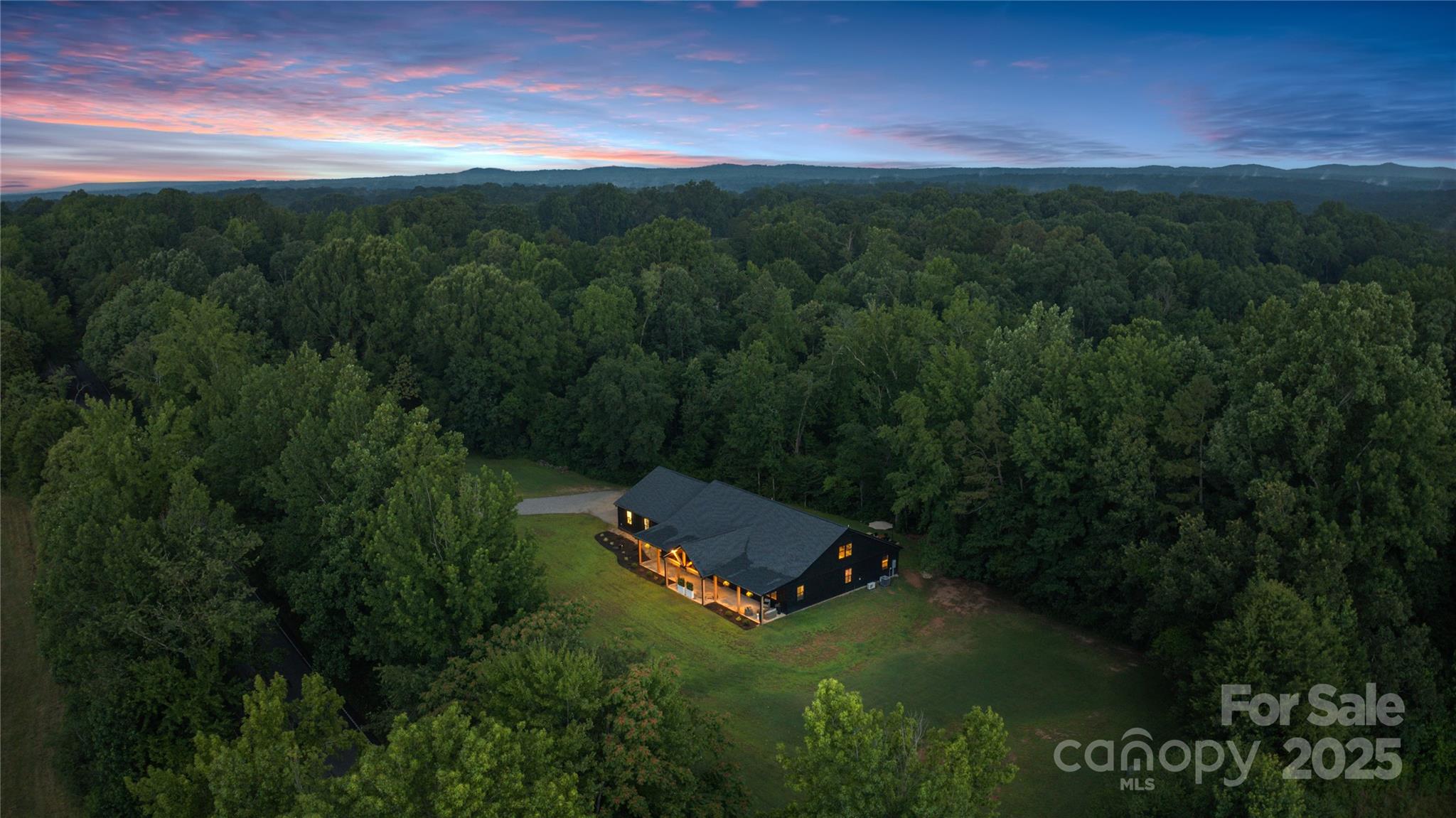13546 W Highway 55 Highway W