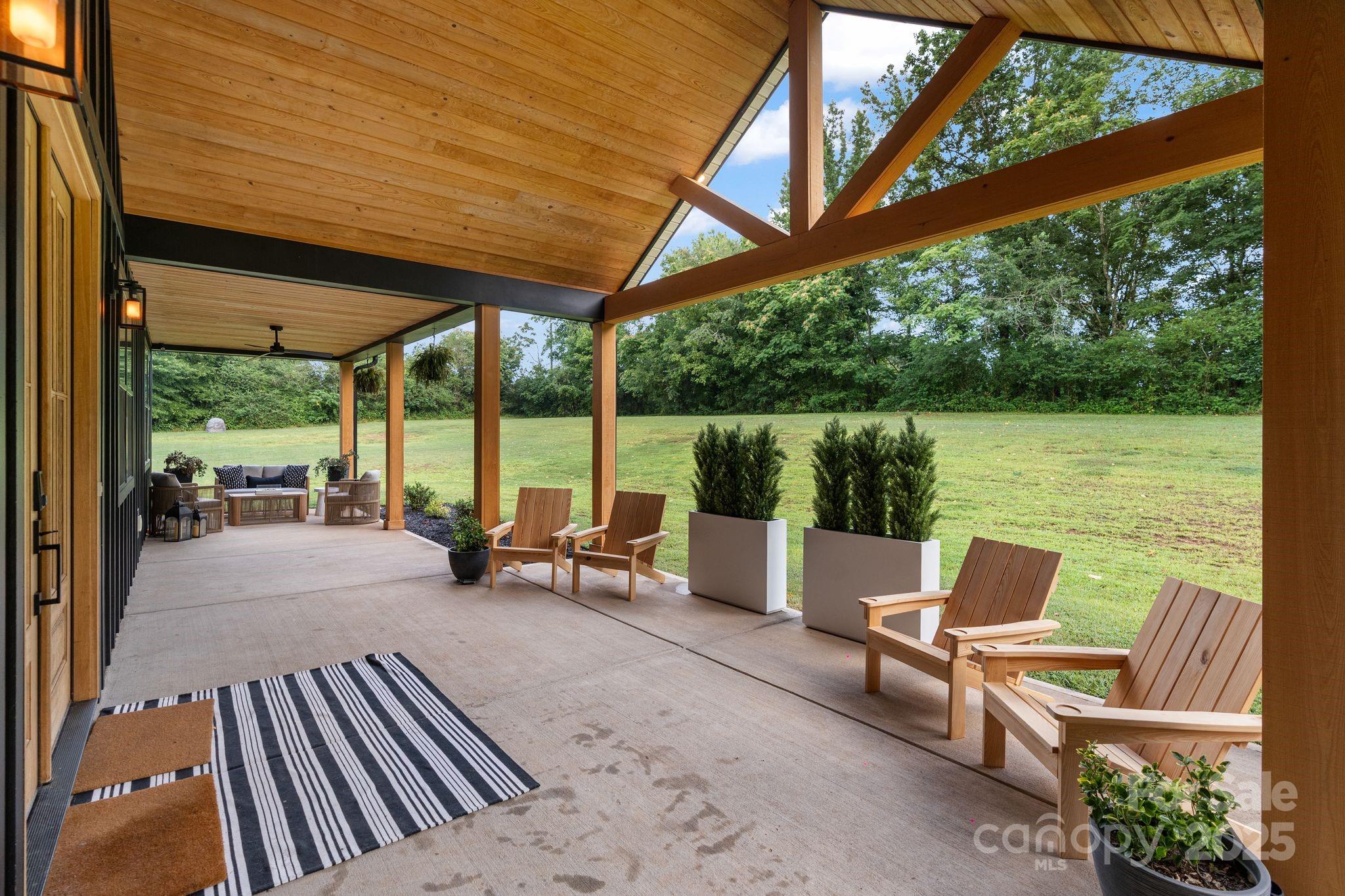 13546 W Highway 55 Highway W