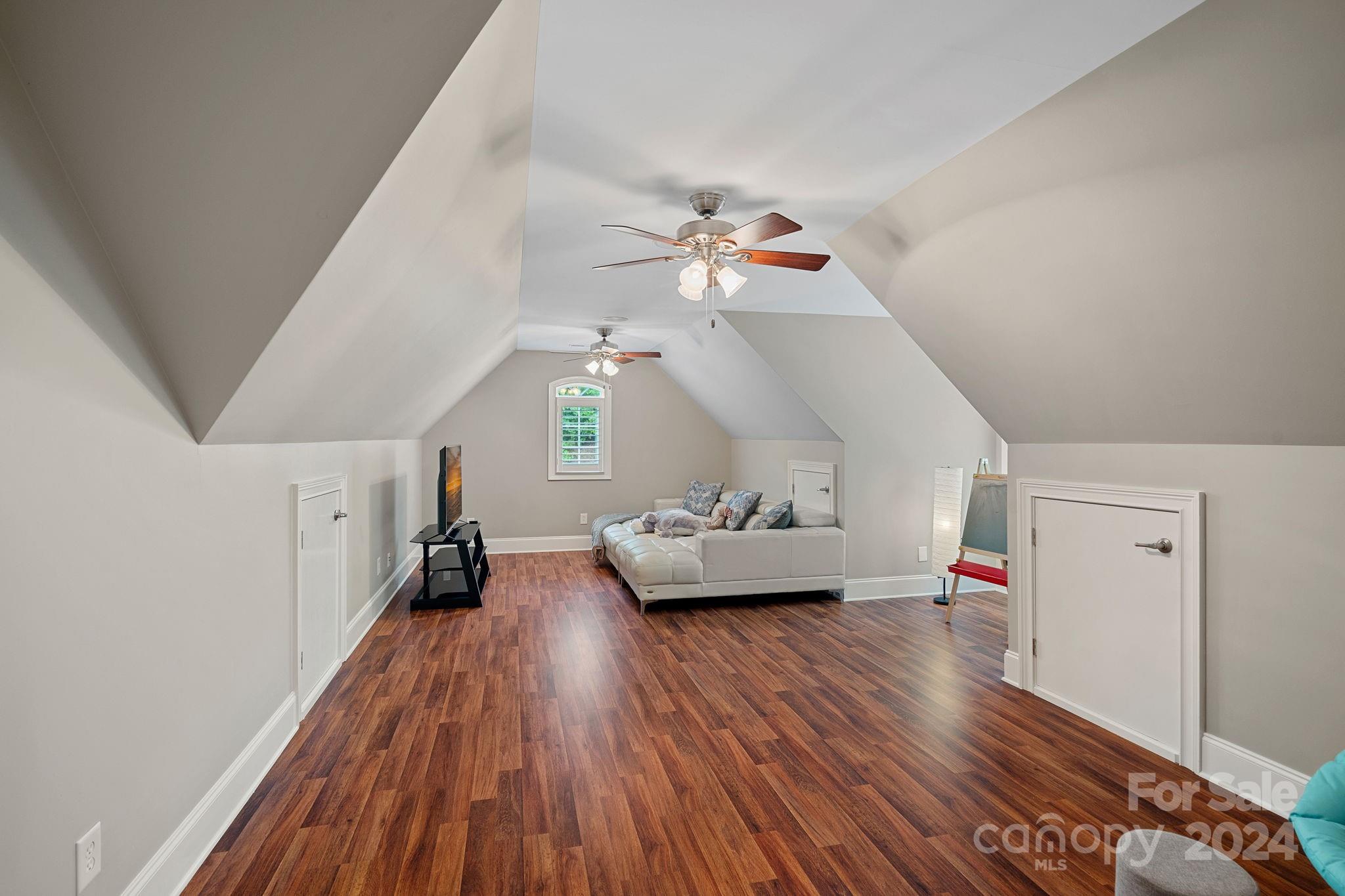 Royal Oaks - Residential