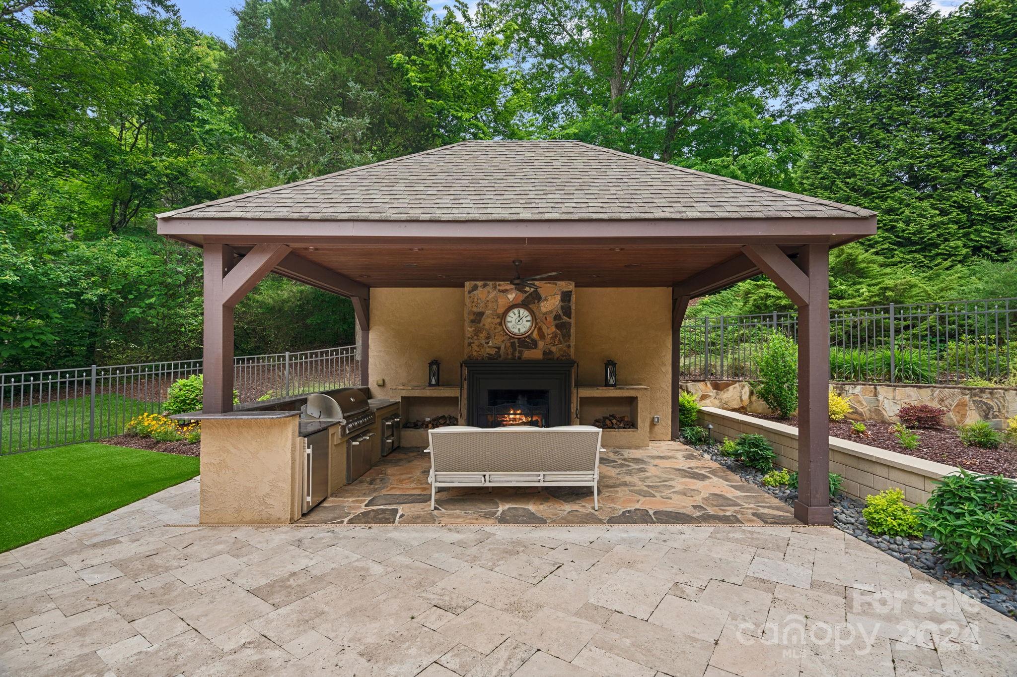 Royal Oaks - Residential