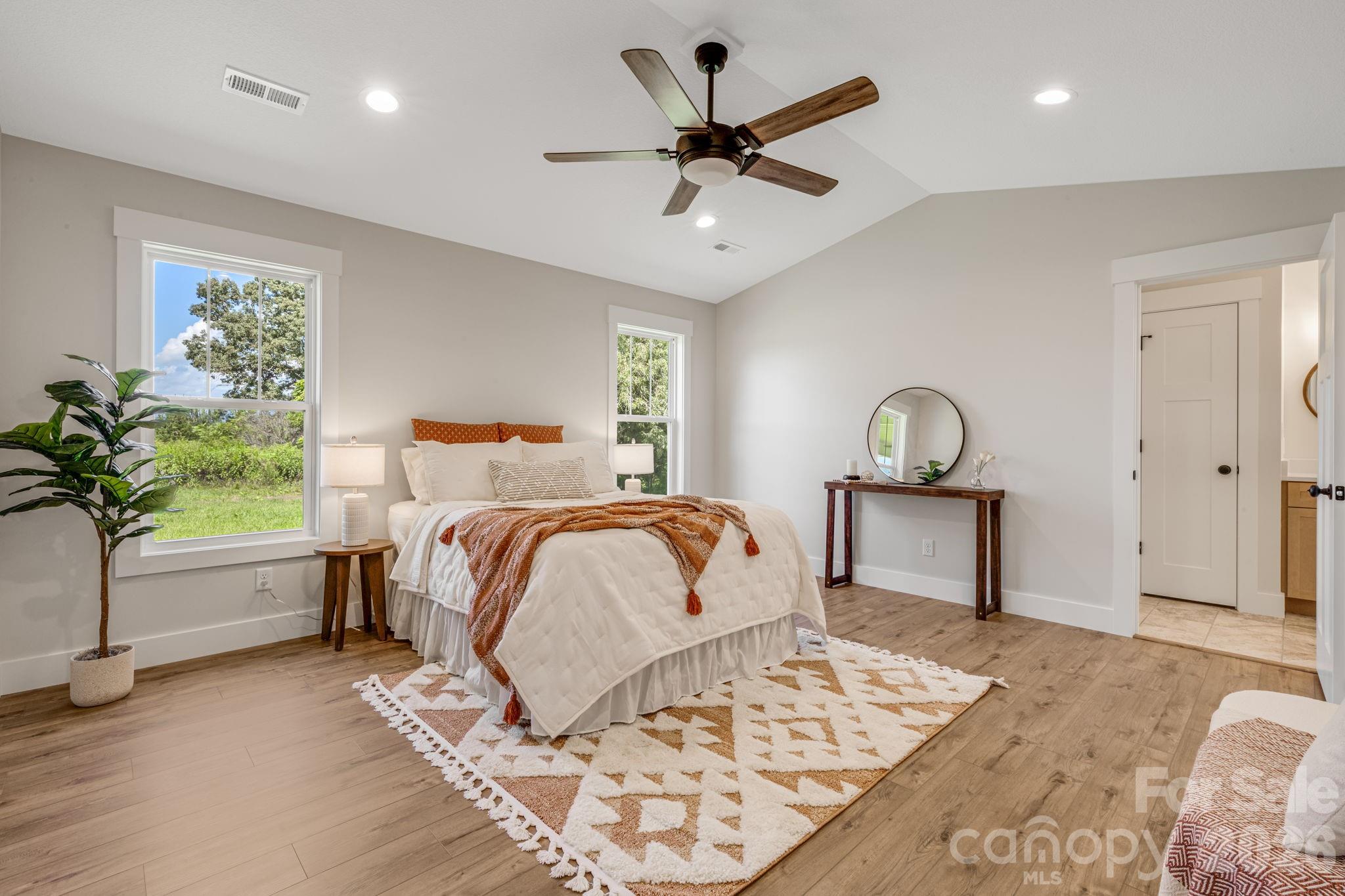 735 Jupiter Road