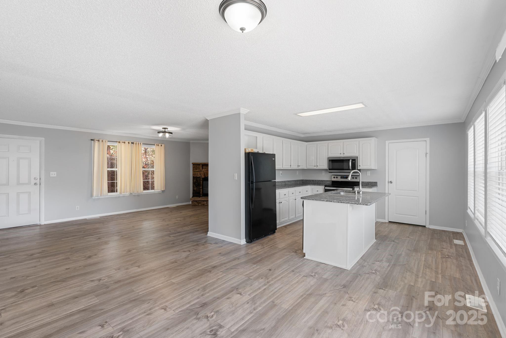 6 Clark Meadow Lane