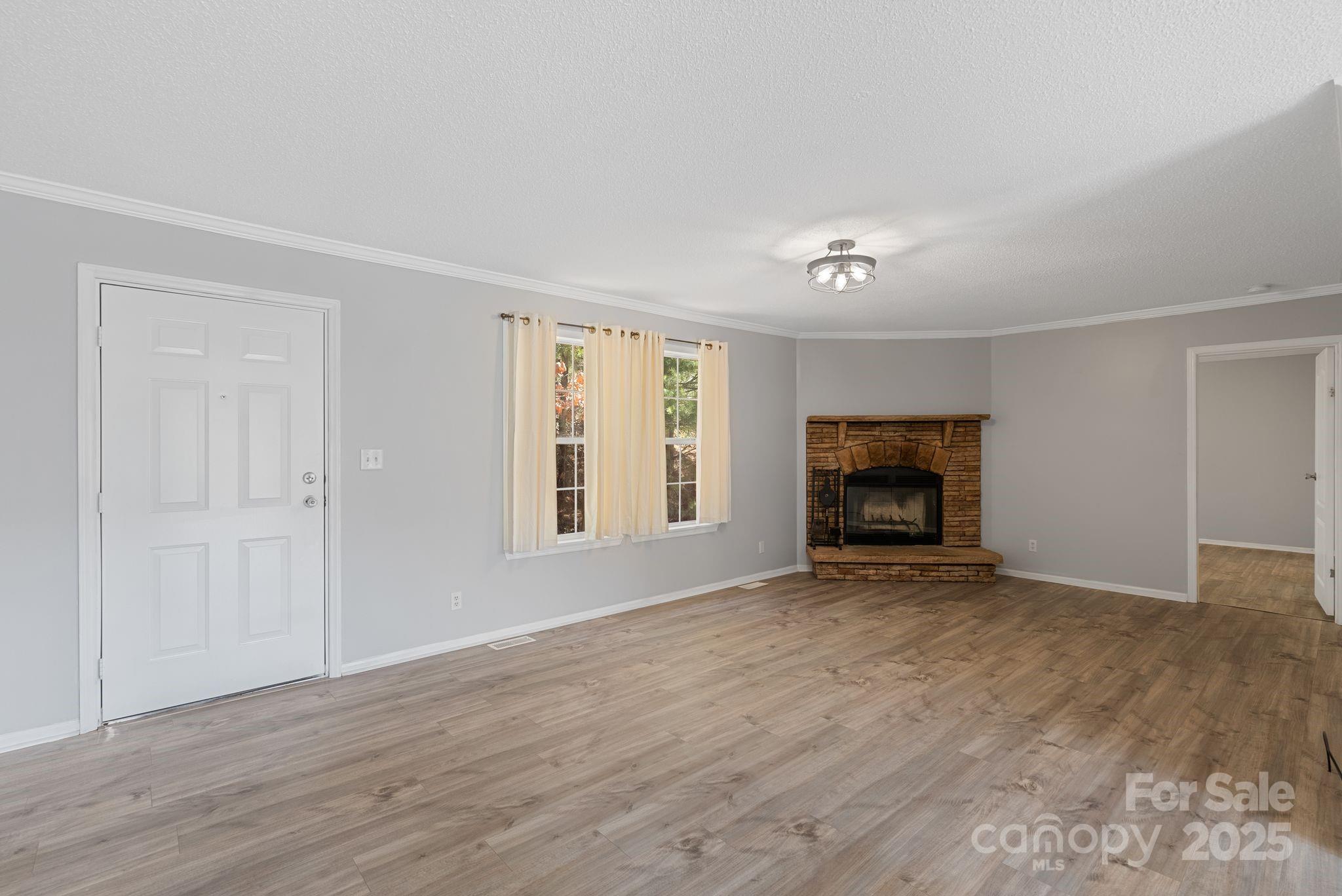 6 Clark Meadow Lane