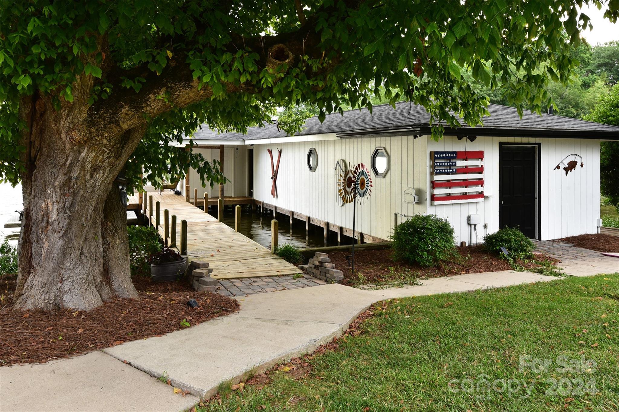 Lakeside - Residential