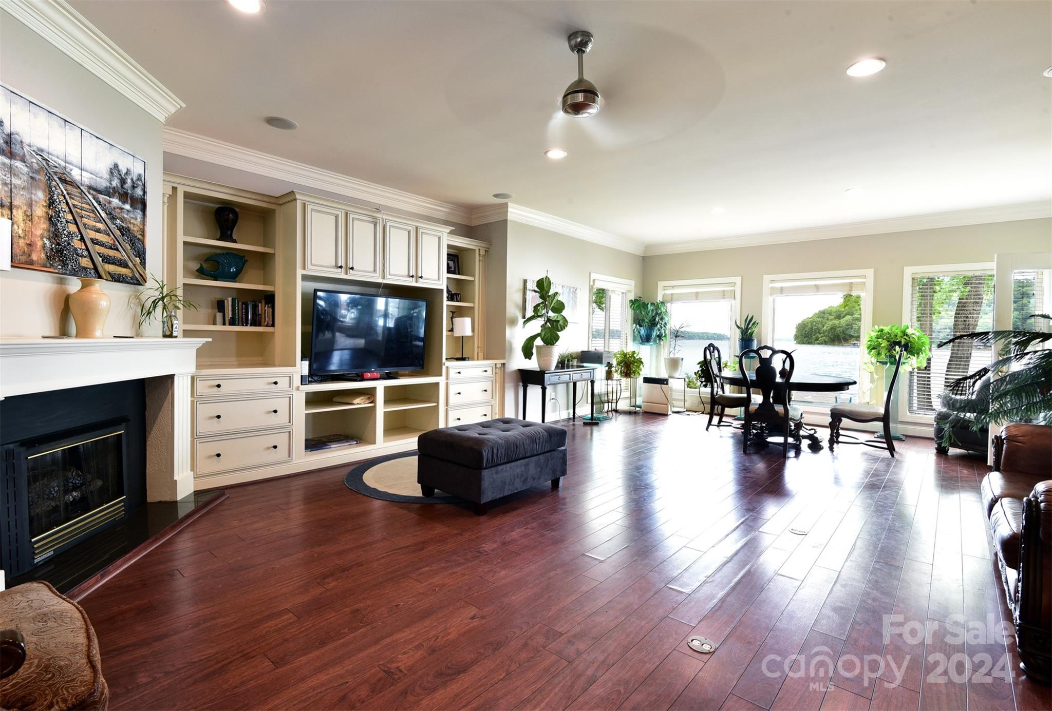 Lakeside - Residential