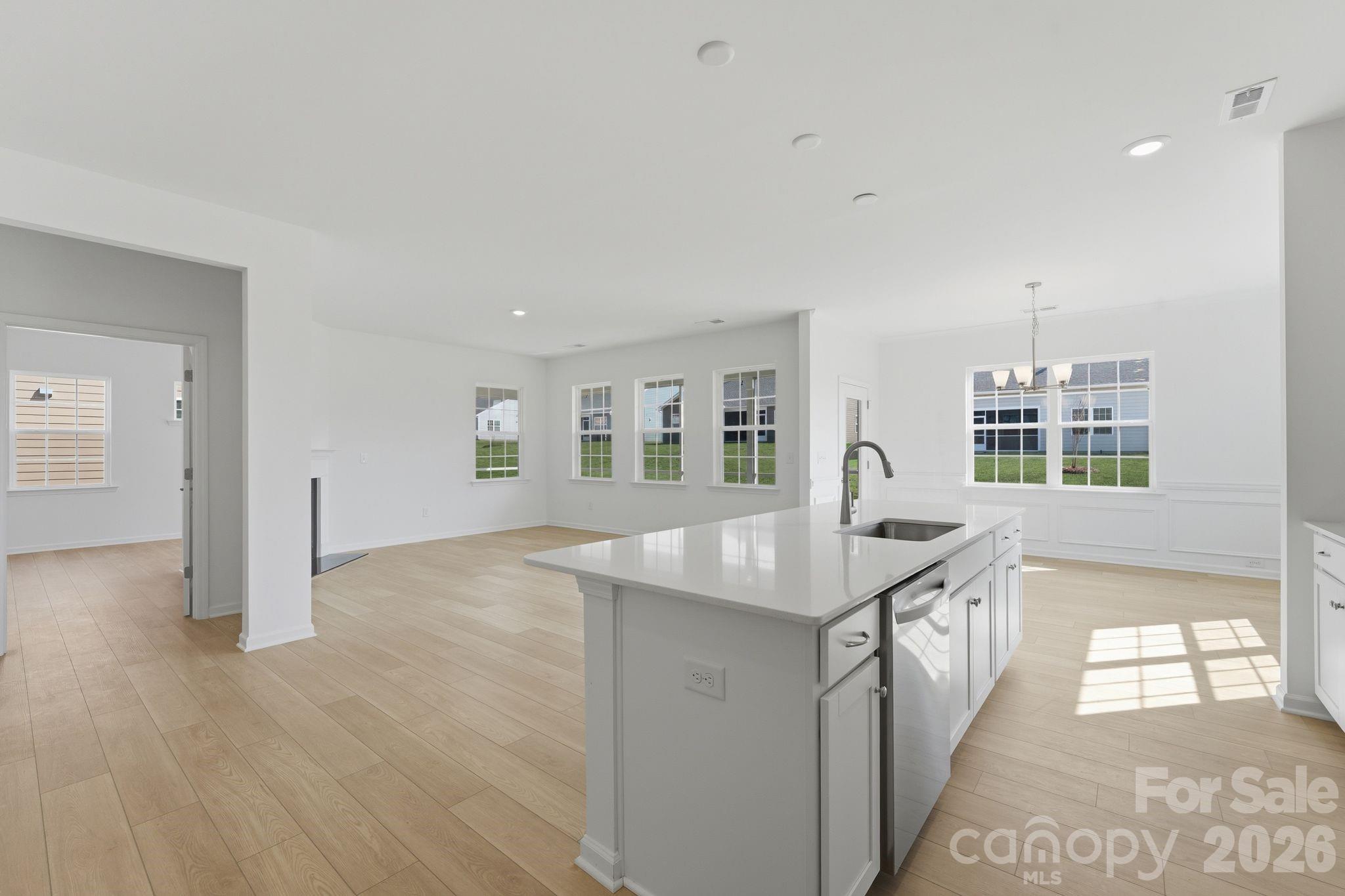 Roselyn - Residential