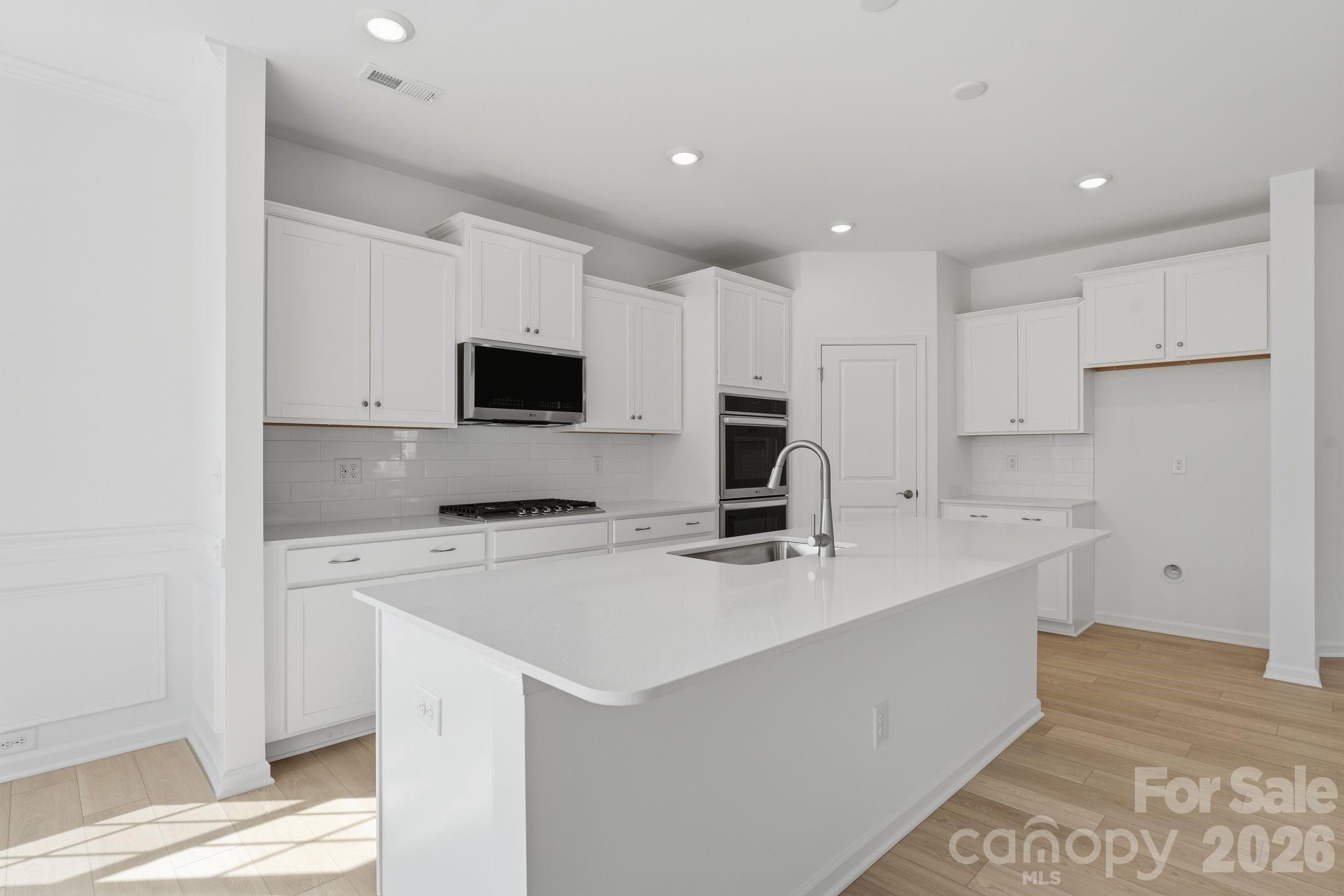 Roselyn - Residential